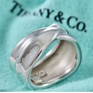 Tiffany & Co. 💯% Auth Leaf Wrap Wide Band Ring 925 Sterling Sz 6 w/Pouch ✨EUC✨